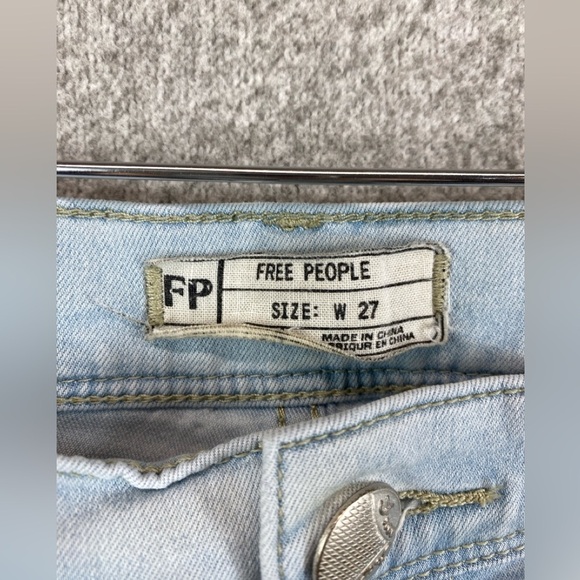 Free People light wash skinny jeans size 27 wardrobe basics bodycon boho - Picture 2 of 9